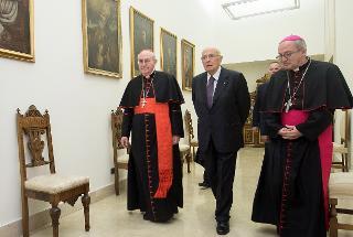 Il Presidente Giorgio Napolitano con il Cardinale Agostino Vallini, Gran Cancelliere della Pontificia Università Lateranense e il Rettore Mons. Enrico del Covolo