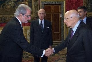 Il Presidente Giorgio Napolitano con S.E. Juan Sebastiàn Betancur Escobar, Ambasciatore della Repubblica di Colombia, in occasione della presentazione delle Lettere Credenziali