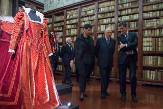 Il Presidente Giorgio Napolitano accompagnato dal Olga Jesurum e Marco Guardo, nel corso visita alla mostra &quot;Verdi e Roma&quot;, nel bicentenario della nascita del compositore