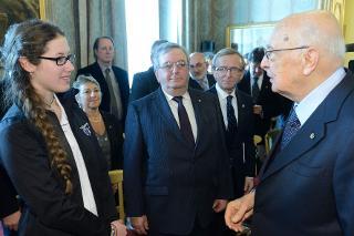 Il Presidente Giorgio Napolitano con Paola Bellotti, partecipante al progetto Ararat, in occasione dell'incontro con una delegazione del Club Alpino Italiano