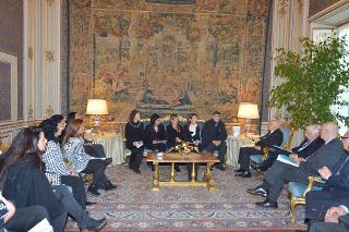 Il Presidente Giorgio Napolitano con una delegazione dell'Associazione &quot;Noi genitori di tutti&quot; guidata da Don Maurizio Patriciello