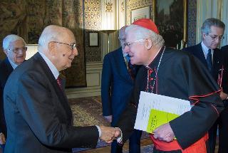 Il Presidente Giorgio Napolitano nel corso dell'incontro con S.Em. Rev.ma il Cardinale Angelo Scola, Arcivescovo di Milano e Presidente dell'Istituto Toniolo,in occasione della presentazione del Rapporto Giovani 2013