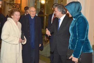 Il Presidente Giorgio Napolitano e la Signora Clio accolti dal Presidente della Repubblica di Turchia S.E. il signor Abdullah Gül e Signora Gul in occasione del concerto
