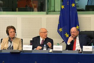 Il Presidente Giorgio Napolitano durante il suo intervento al seminario per le celebrazioni del trentennale del &quot;Progetto Spinelli&quot;, organizzato dal Parlamento Europeo, nel Palazzo Winston Churchill