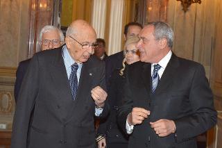 Il Presidente Giorgio Napolitano accolto dal Presidente del Senato Sen. Pietro Grasso in occasione della celebrazione del &quot;Giorno del Ricordo&quot;