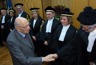 Il Presidente Giorgio Napolitano saluta i Giudici componenti della Corte dei conti, in occasione dell'inaugurazione dell'Anno Giudiziario della Corte dei conti