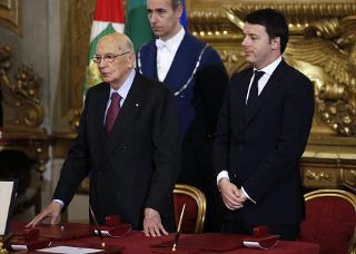 Il Presidente Giorgio Napolitano con il Presidente del Consiglio dei ministri, Matteo Renzi, in occasione della cerimonia di giuramento al Quirinale