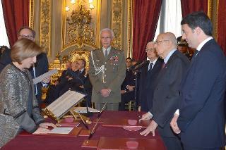 Il Presidente Giorgio Napolitano con Maria Carmela Lanzetta, Ministro degli Affari Regionali nel corso del Giuramento del Governo Renzi
