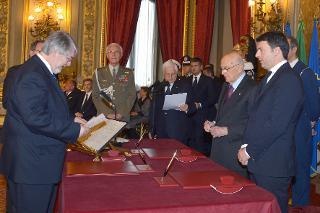 Il Presidente Giorgio Napolitano con Giuliano Poletti, Ministro del Lavoro e delle Politiche Sociali in occasione del Giuramento del Governo Renzi