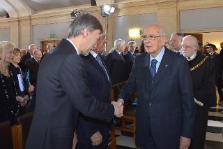 Il Presidente Giorgio Napolitano saluta il Sottosegretario alla Presidenza del Consiglio dei ministri Graziano Delrio in occasione della riunione straordinaria per la presentazione della Relazione sulla giurisprudenza della Corte costituzionale