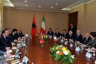 Il Presidente Giorgio Napolitano e il Presidente della Repubblica d'Albania Bujar Faik Nishani durante i colloqui allargati alle delegazioni ufficiali