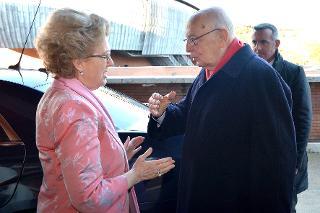 Il Presidente Giorgio Napolitano accolto dalla Dott.ssa Anna Maria Tarantola, Presidente della Rai in occasione della Giornata conclusiva del Convegno organizzato dalla RAI sul tema "Donna è..."
