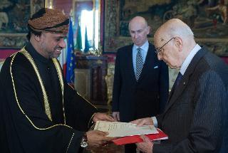 Il Presidente Giorgio Napolitano con S.E. Ahmed bin Salim bin Mohammed Baomar nuovo Ambasciatore del Sultanato dell'Oman, in occasione della presentazione delle Lettere Credenziali