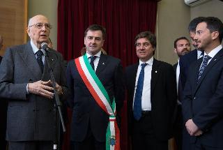 Il Presidente Giorgio Napolitano con il Sindaco di Cassino, Giuseppe Golini Petrarcore nel corso dell'incontro con i componenti la Giunta e il Consiglio Comunale di Cassino