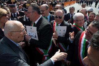Il Presidente Giorgio Napolitano saluta i sindaci