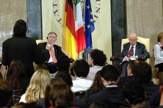 I Presidenti della Repubblica Italiana Giorgio Napolitano e della Repubblica Federale di Germania Horst Koehler, durante l'incontro con gli studenti dell'Ateneo senese