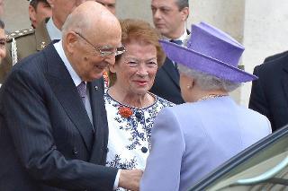 Il Presidente Giorgio Napolitano accoglie Sua Maestà la Regina Elisabetta II al Quirinale
