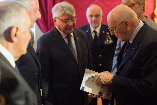 Il Presidente Giorgio Napolitano durante l'incontro con una rappresentanza di familiari del Comitato dei Caduti di Kos
