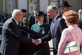 Il Presidente Giorgio Napolitano accolto dal Presidente della Confederazione Svizzera Didier Burkhalter in occasione della Visita di Stato in Svizzera