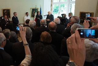 Il Presidente Giorgio Napolitano con l'Ambasciatore Cosimo Risi, in occasione dell'incontro con i rappresentanti della Comunità Italiana