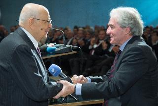 Il Presidente Giorgio Napolitano saluta Pietro Martiroli, Presidente dell'Università della Svizzera Italiana