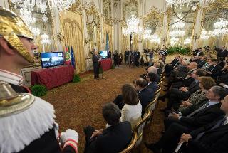 Il Presidente Giorgio Napolitano assiste alla presentazione dei risultati del progetto multimediale in favore della donazione degli organi e dei tessuti, promossa dalla Fondazione Pubblicità Progresso