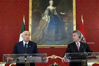 Il Presidente della Repubblica Giorgio Napolitano ed il Presidente Federale della Repubblica d'Austria, Heinz Fischer, durante le comunicazioni alla stampa al termine dei colloqui
