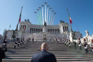 Il Presidente Giorgio Napolitano all'Altare della Patria in occasione della Festa Nazionale della Repubblica