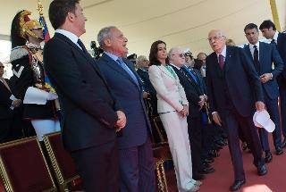 Il Presidente Giorgio Napolitano al suo arrivo sul palco d'onore per assistere alla parata militare