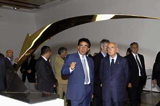 Il Presidente Giorgio Napolitano con l'Arch. Santiago Calatrava, a cui la mostra è dedicata, durante la visita alla Mostra "Santiago Calatrava. Dalle forme all'architettura".