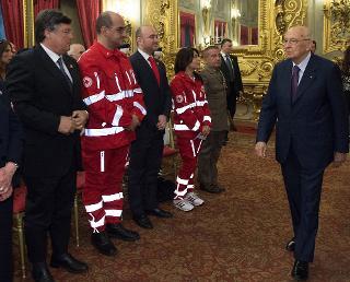 Il Presidente Giorgio Napolitano in occasione dell'incontro con una delegazione di volontari della Croce Rossa Italiana, nel 150° anniversario della nascita del primo &quot;Comitato dell'Associazione per il soccorso ai feriti e ai malati di guerra&quot;