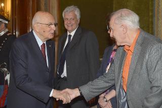 Il Presidente Giorgio Napolitano saluta il Premio Nobel per la Chimica, Harold Kroto in occasione della cerimonia di premiazione dei vincitori dell'Eni Award 2014