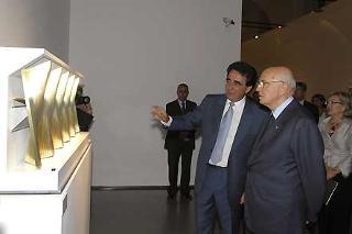 Il Presidente Giorgio Napolitano con l'Arch. Santiago Calatrava,durante la visita alla Mostra &quot;Santiago Calatrava. Dalle forme all'architettura&quot;