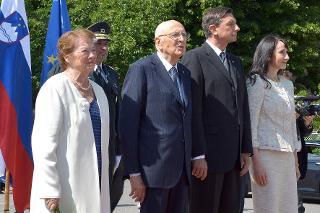 Il Presidente Giorgio Napolitano il Presidente della Slovenia, Borut Pahor e le consorti in Piazza Europa a Nova Gorica, in occasione della visita nella Repubblica di Slovenia