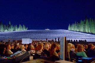 Una panoramica del Sacrario di Redipuglia nel corso del concerto diretto dal Maestro Riccardo Muti e dedicato alle vittime di tutte le guerre