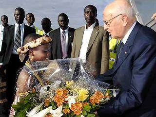 Il Presidente Giorgio Napolitano al suo arrivo nella capitale del Ghana.
