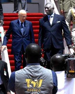 Il Presidente Giorgio Napolitano con il Presidente della Repubblica del Ghana, John Agyekum Kufuor, al termine dell'incontro al Palazzo Presidenziale