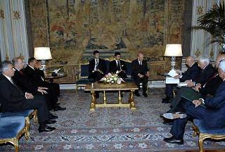 Il Presidente Giorgio Napolitano a colloquio con la delegazione dell'Autorità per la vigilanza sui contratti pubblici di lavori servizi e forniture, guidata dal loro Presidente, Luigi Giampaolino.