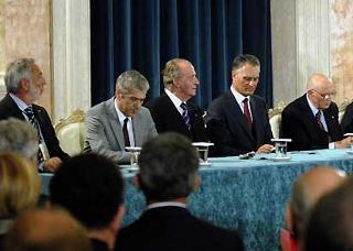 Un momento dei lavori del III incontro COTEC Europa. Da sinistra il Presidente Giorgio Napolitano, il Presidente Cavaco Silva, S.M. il Re Juan Carlos, il Primo Ministro Socrates ed il Ministro Nicolais.