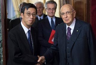 Il Presidente Giorgio Napolitano con S.E. Kazuyoshi Umemoto, Ambasicatore del Giappone, in occasione della presentazione delle Lettere Credenziali