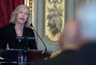 Il Ministro dell'Istruzione, dell'Università e della Ricerca Prof. ssa Stefania Giannini, nel corso della premiazione dei vincitori del Premio "Bioeconomy Rome" 2014 in occasione della IV edizione della Conferenza Internazionale Bioeconomy Rome dal titolo: "Le frontiere terapeutiche per le malattie neurodegenerative. Nuovi approcci per vecchie sfide"