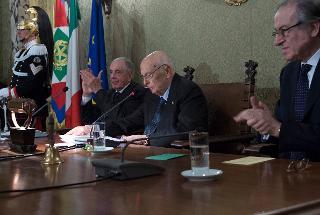 Il Presidente Giorgio Napolitano al termine dell'intervento all'Accademia dei Lincei per la Conferenza a Classi Riunite: &quot;Crisi di valori da superare e speranze da coltivare per l'Italia e l'Europa di domani&quot;