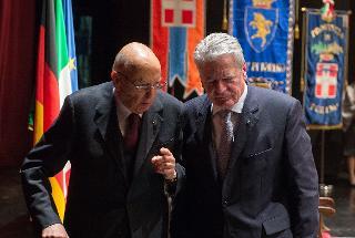 Il Presidente Giorgio Napolitano con il Presidente della Repubblica Federale di Germania Joachim Gauck al Teatro Regio al termine della sessione di apertura dell'Italian-German High Level Dialogue