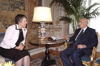 Il Presidente Giorgio Napolitano con la Signora Janet Napolitano, Governatore dello Stato di Arizona durante i colloqui al Quirinale