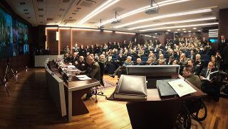 Il Presidente Giorgio Napolitano al Comando Operativo di vertice Interforze per rivolgere in videocollegamento gli auguri di Natale e Capodanno ai militari italiani impegnati in missioni all'estero
