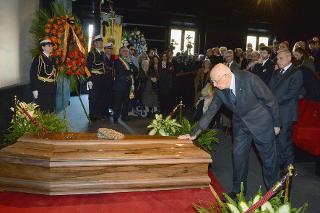 Il Presidente Giorgio Napolitano rende omaggio alla salma del Maestro Francesco Rosi alla Camera Ardente allestita presso la Casa del Cinema