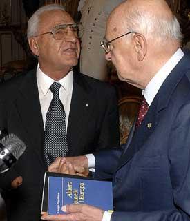 Il Presidente Giorgio Napolitano con il Presidente del Consiglio Nazionale dell'Unione Italiana dei Ciechi e degli Ipovedenti, Tommaso Daniele