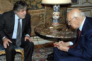 Il Presidente Giorgio Napolitano con Fernando Corona, Presidente della "Vallecchi" in occasione dell'incontro al Quirinale con una delegazione della Casa editrice