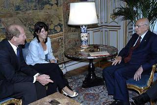 Il Presidente Giorgio Napolitano con Andrea Ballabio, Direttore dell'Istituto Telethon di Genetica e Medicina e Francesca Pasinelli, Direttore scientifico della Fondazione Telethon durante l'incontro al Quirinale
