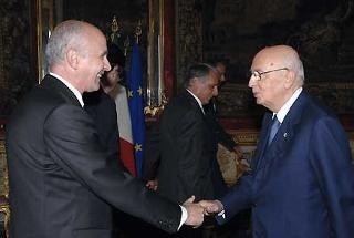 Il Presidente Giorgio Napolitano accoglie l'Ambasciatore Jan de Bock, nuovo Ambasciatore del Regno del Belgio, in occasione della presentazione delle Lettere Credenziali